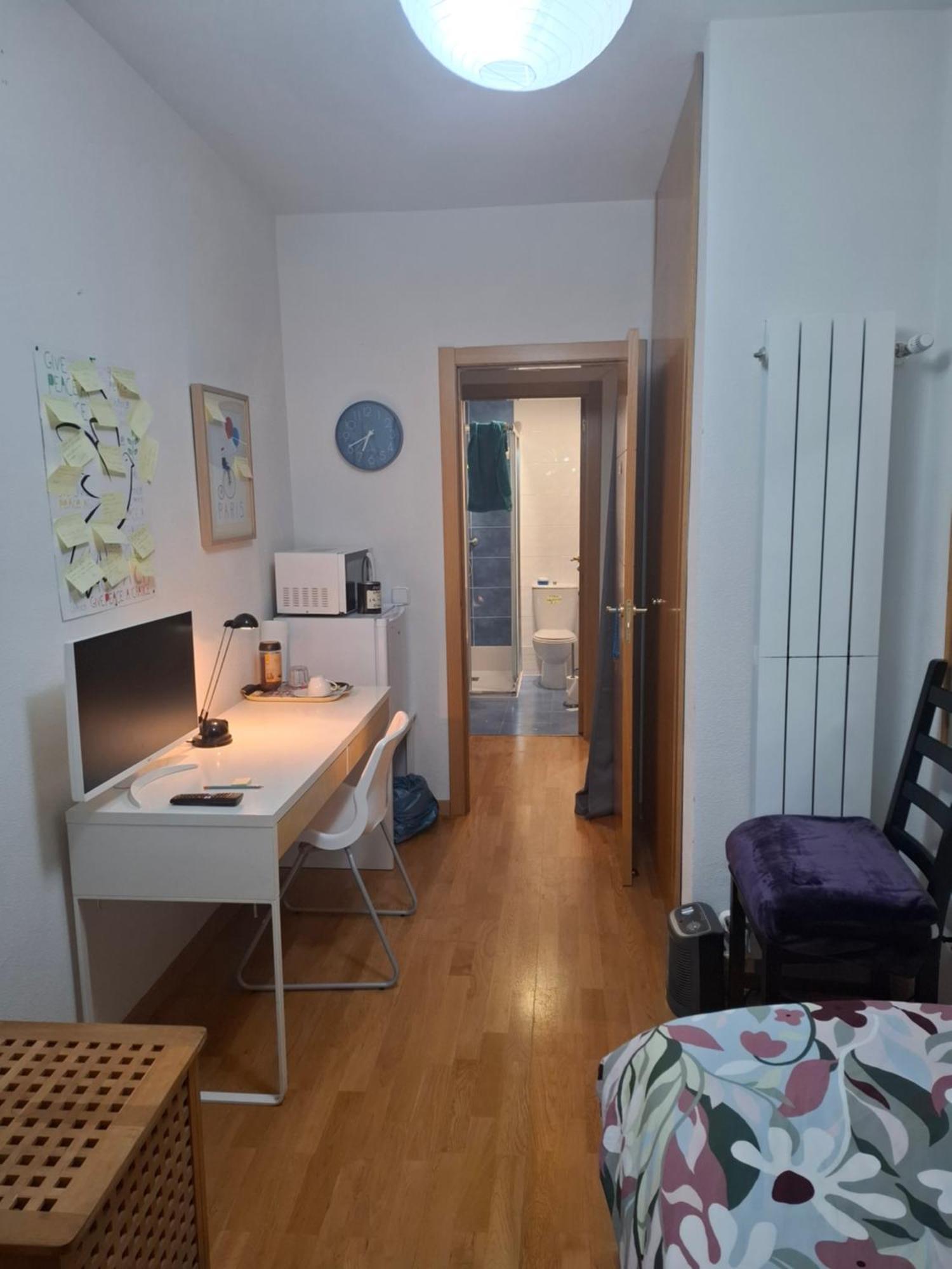 Habitaciones Individuales Wifi Tv Microondas Cerca Del Aeropuerto Madrid Habitacion Grande Wc Privado O Habitacion Pequena Wc Compartido Muy Tranquilas Bien Comunicadas Tren Metro Bus Facil Aparcamiento San Sebastián de los Reyes Esterno foto